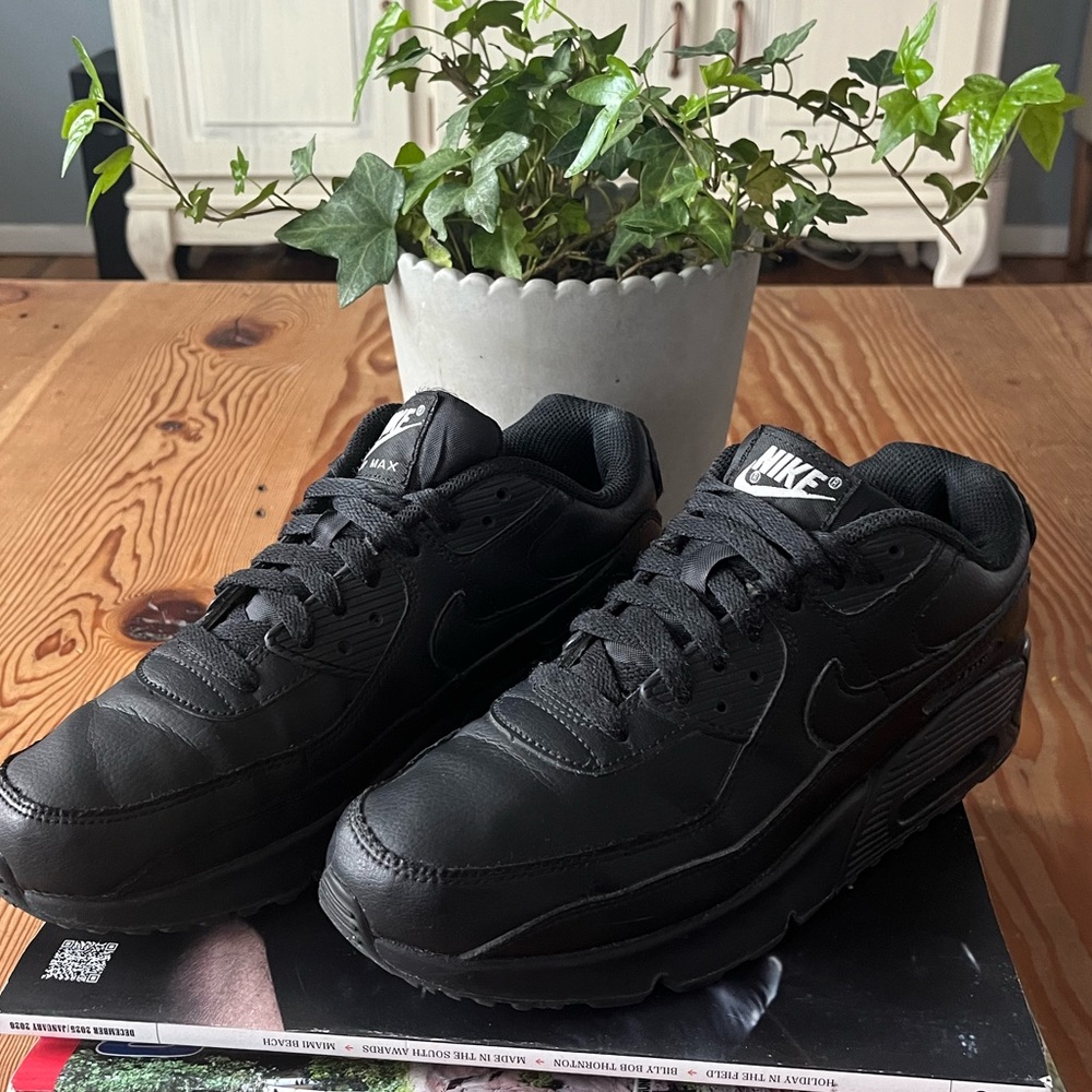 Nike Kids' Black Leather Sneakers - Picture 4 of 9
